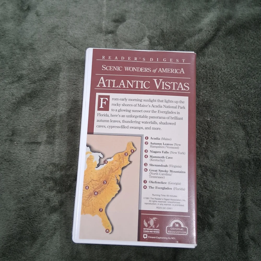 Reader's Digest Scenic Wonders of America Book (3)